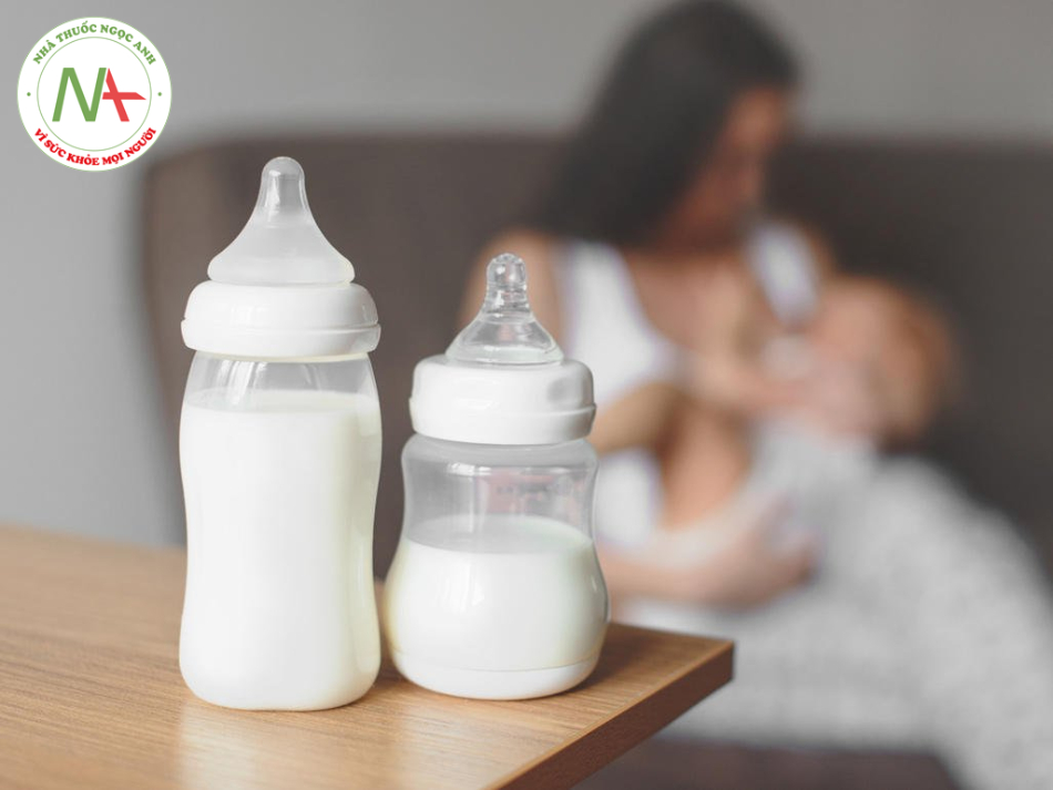 Không nên thay thế hoàn toàn sữa mẹ bằng sữa công thức