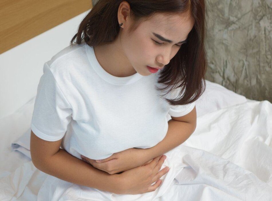 Bệnh Crohn: Nguyên nhân, triệu chứng, chẩn đoán và cách điều trị theo BMJ