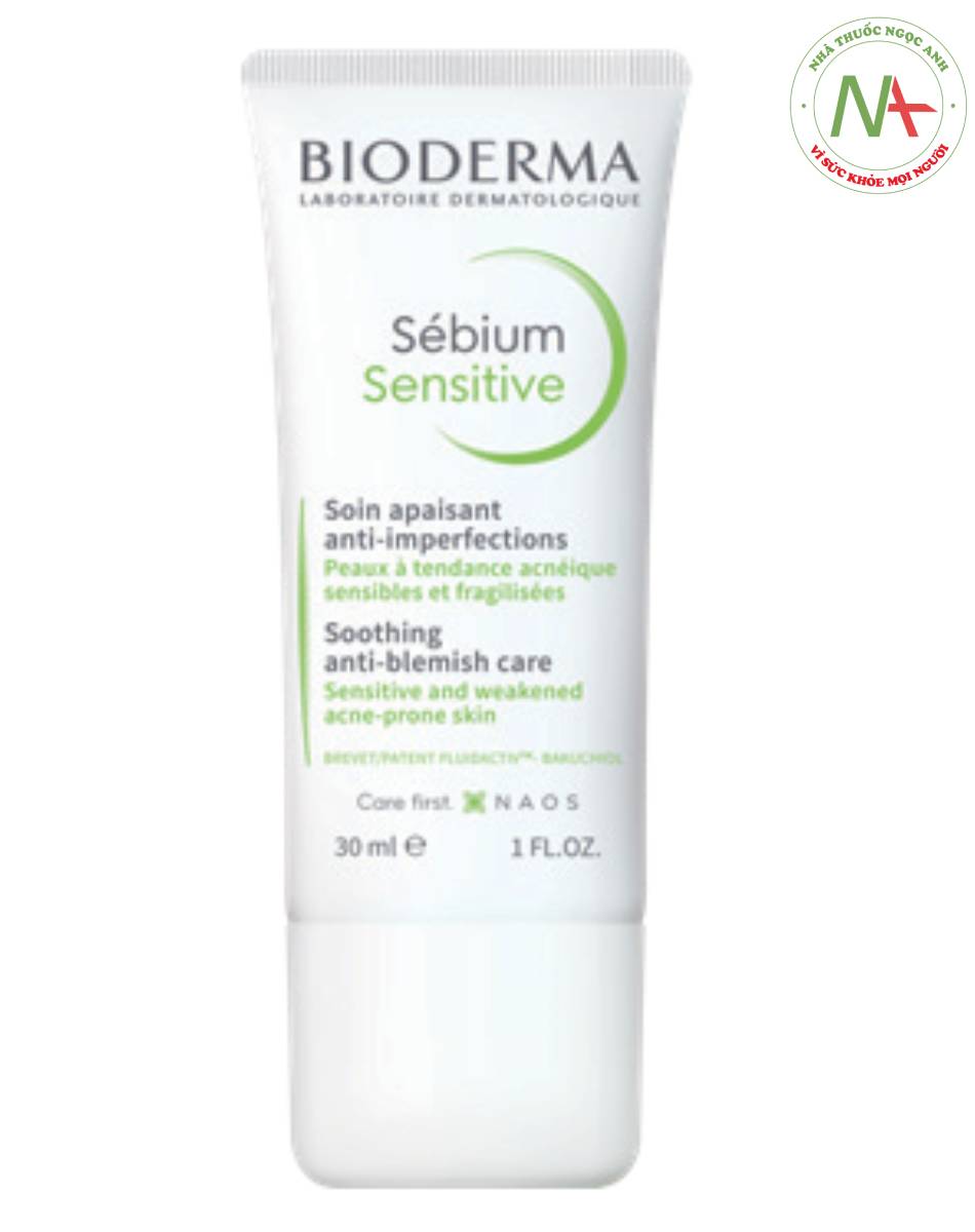 Sebium sensitive là dòng dưỡng ẩm cho da mụn nhạy cảm của Bioderma chứa glycerin, chất chống viêm như kẽm gluconate, enoxolone (18β-glycyrrhetinic acid), chiết xuất ginkgo biloba và bakuchiol…