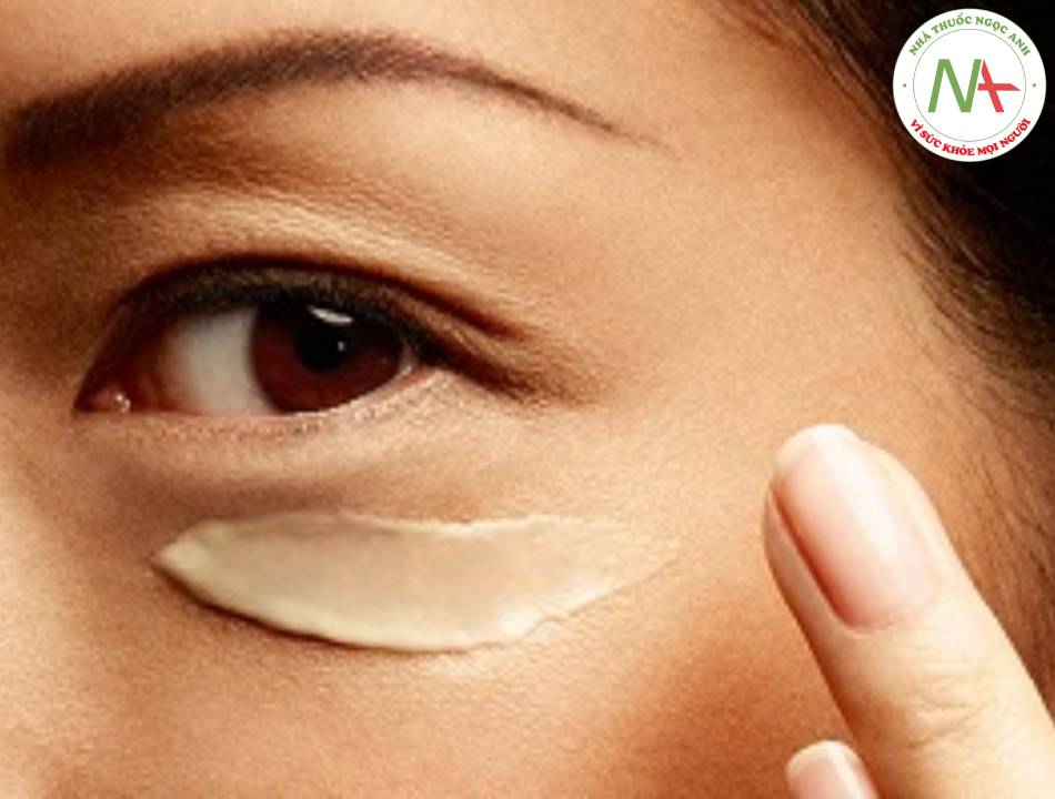 Cách dùng kem mắt và lựa chọn loại kem mắt phù hợp