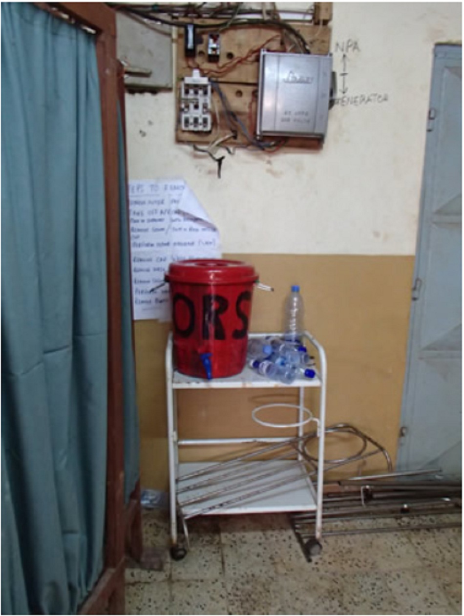 Hình 10: Giải pháp bù dịch đường uống tại trung tâm điều trị Ebola ở Tây Phi, năm 2014