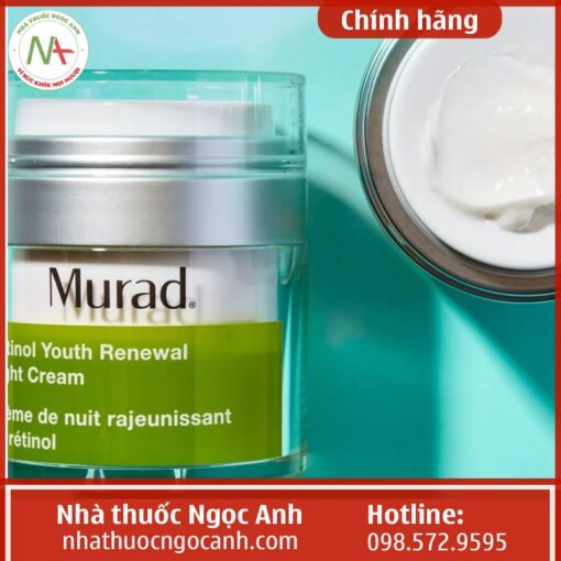 Chất kem Murad Retinol Youth Renewal Night Cream có màu trắng ngà, đậm đặc
